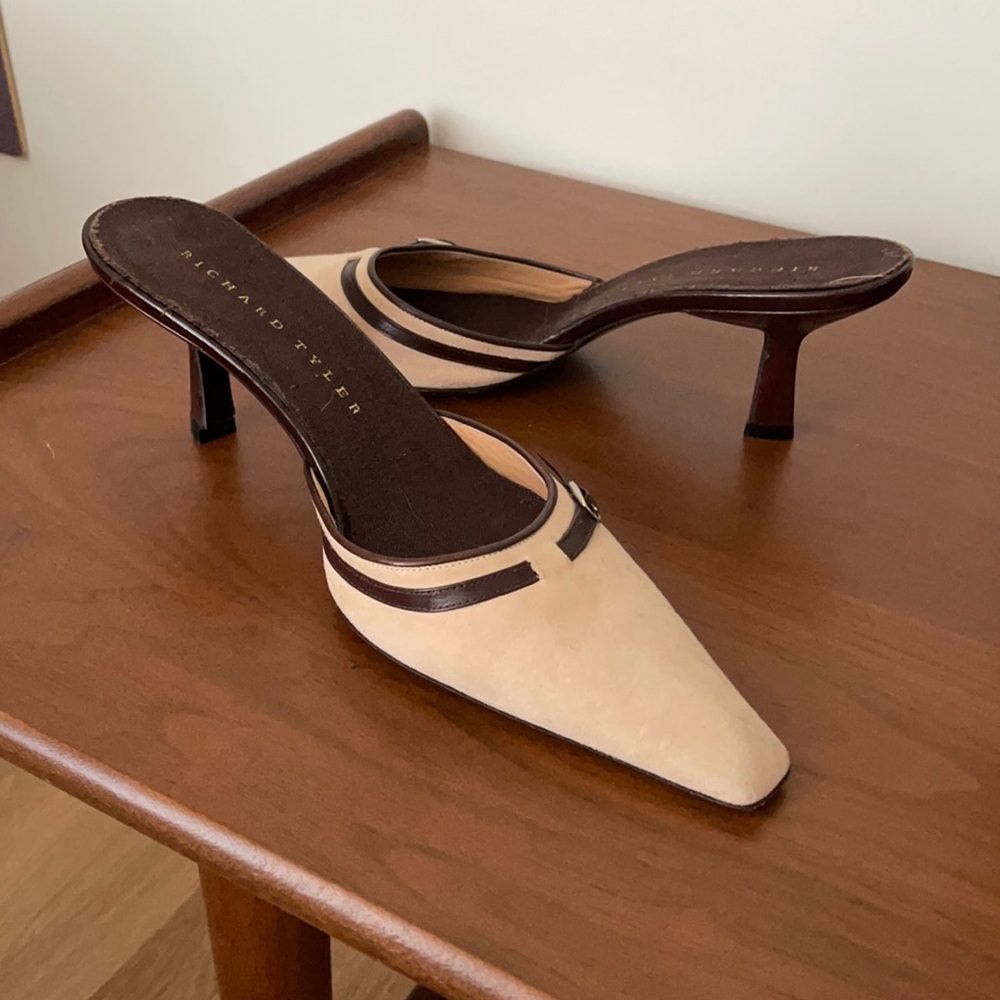 Richard Tyler Nude suede Mules